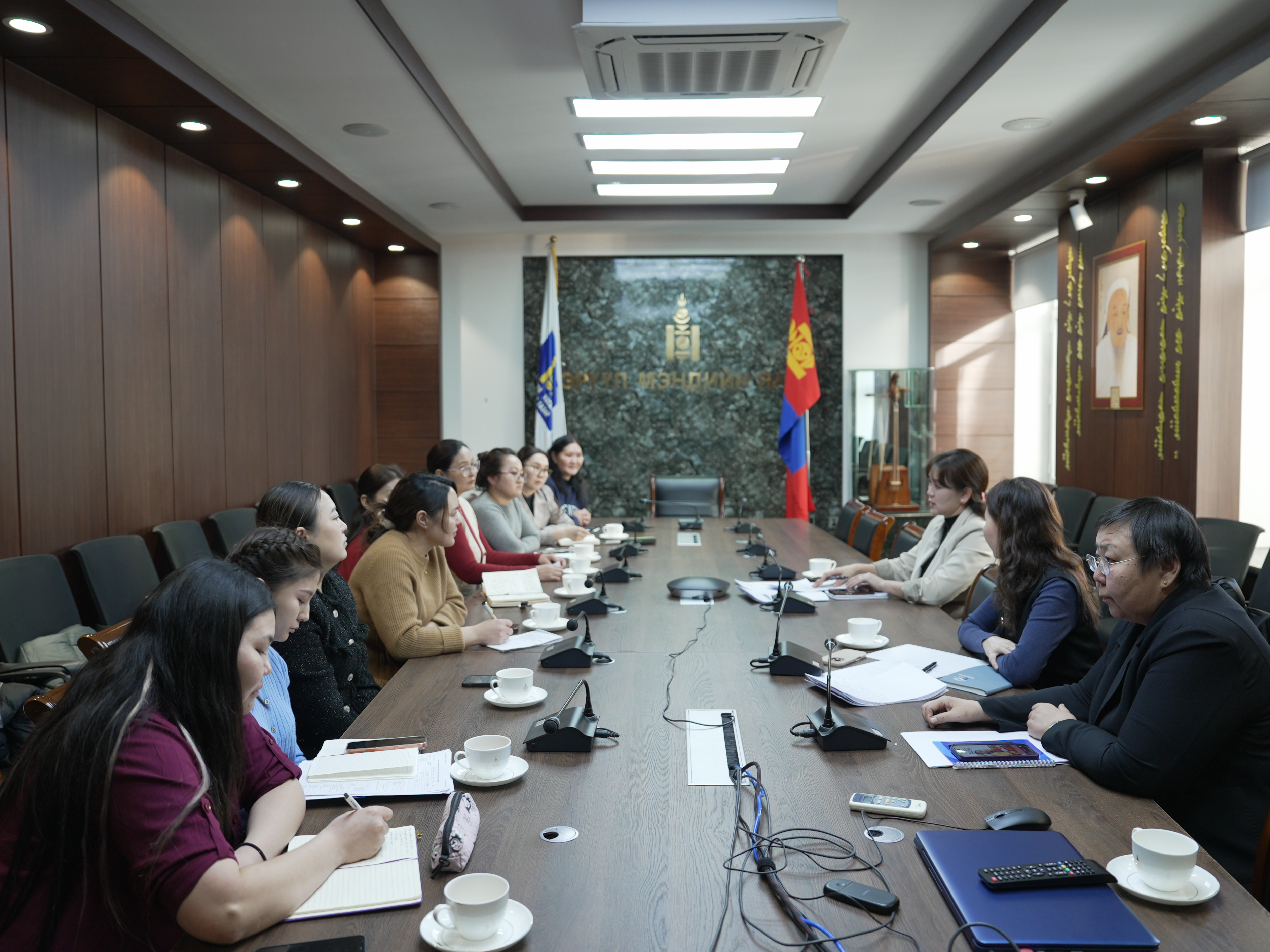 СУВИЛАХУЙН ТУСЛАМЖ, ҮЙЛЧИЛГЭЭНИЙ  ЖИШИГ ТҮҮХ БОЛОВСРУУЛАХ АЖЛЫН ХЭСГИЙН ХУРАЛ БОЛЛОО