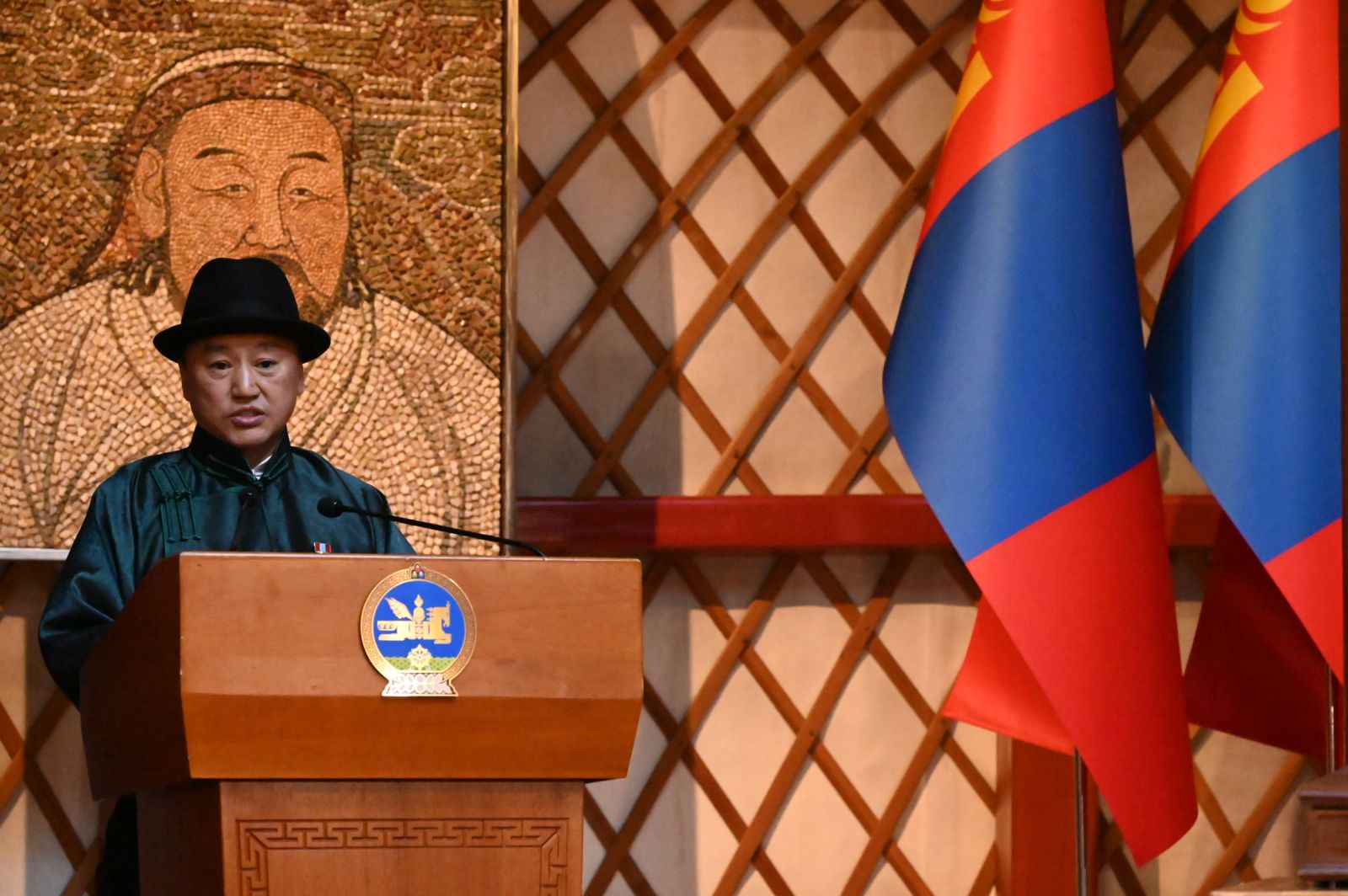 Ж.ЧИНБҮРЭН: МОНГОЛЫН УЛАМЖЛАЛТ АНАГААХ УХААНЫГ ХӨГЖҮҮЛЭХ ТУХАЙ” ЗАРЛИГ ЁСЧЛОН БАТЛАГДАЖ БУЙ НЬ МАНАЙ УЛАМЖЛАЛТ АНАГААХ УХААНЫ ТҮҮХЭНД ОНЦГОЙ АЧ ХОЛБОГДОЛТОЙ, ТҮҮХЭН ШИЙДВЭР ЮМ