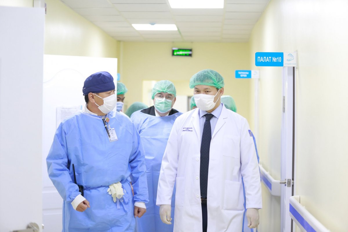 Төрөлжсөн төв болон дүүргийн эмнэлгүүдэд нэмэлт 175 амьсгалын аппаратыг хүлээлгэн өглөө