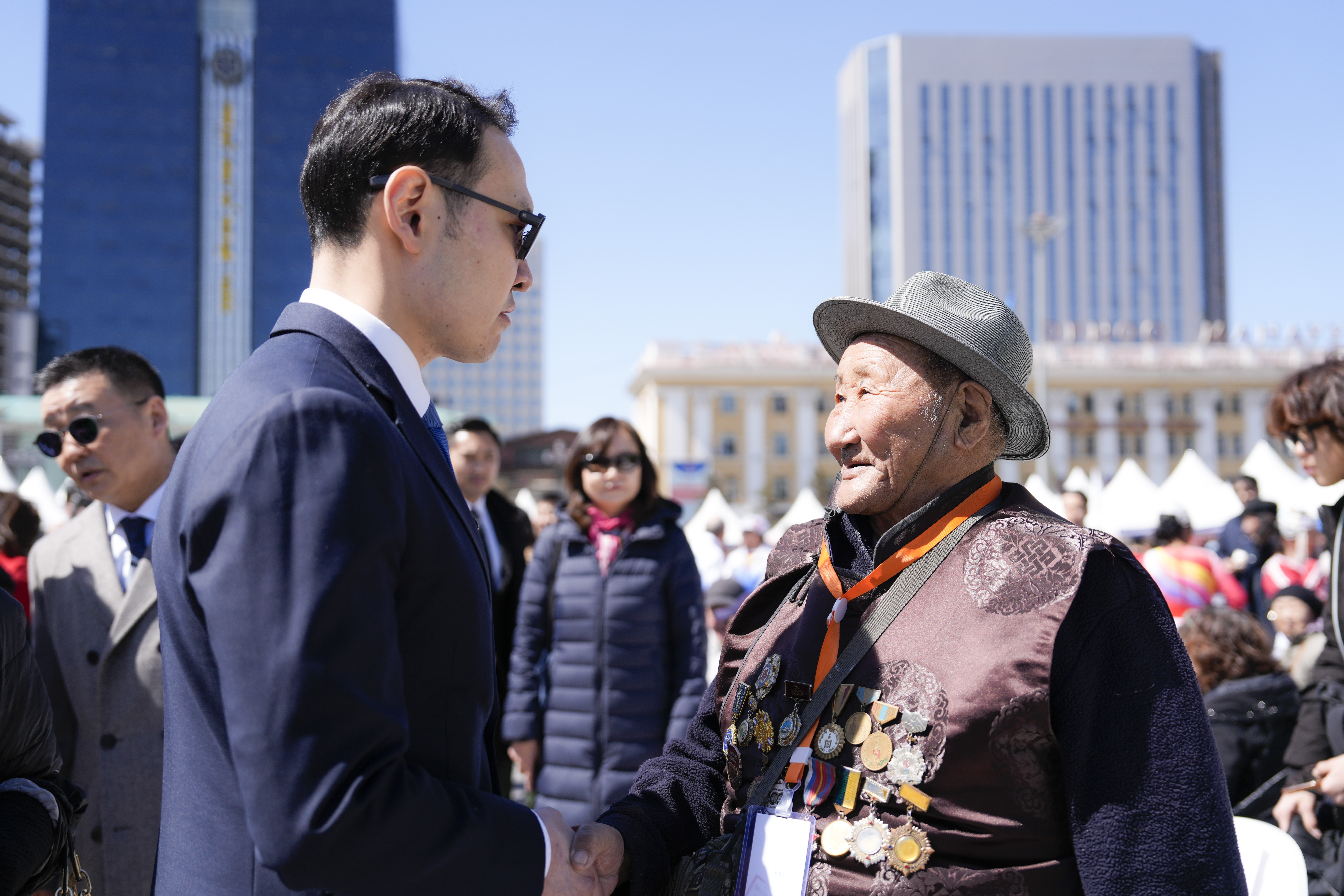 Уламжлалт анагаах ухааны нээлттэй өдөрлөгт 6000 гаруй иргэн хамрагдлаа