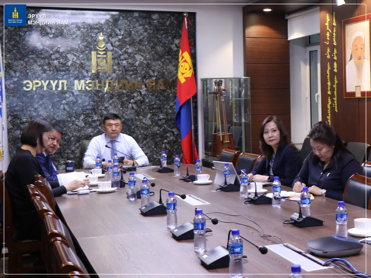 БҮХ ШАТНЫ ЭРҮҮЛ МЭНДИЙН БАЙГУУЛЛАГЫН УДИРДЛАГУУДАД ДАРААХ ҮҮРЭГ ЧИГЛЭЛИЙГ ӨГЛӨӨ